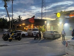 المنطقة المحيطة با�لمنشأة