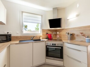 Mikrobølgeovn, ovn, opvaskemaskine, brødrister