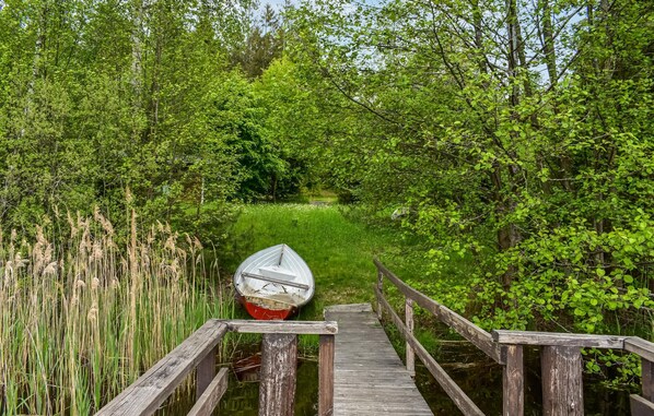 المنطقة المحيطة بالمنشأة