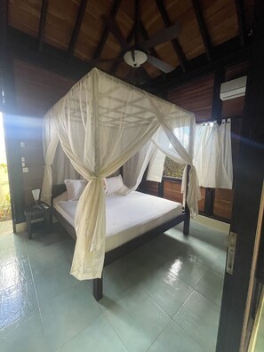 1 bedroom, WiFi - 1 Bedroom Bali style studio suite on lush property in English Harbour! 
#7 (English Harbour)