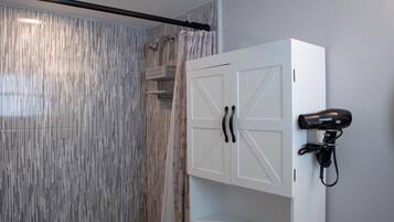 1 quarto, ferros/tábuas de passar roupa, Wi-Fi de cortesia