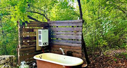 The Moonlight - Glamping with Golf Cart and Soaking Tub on Homestead