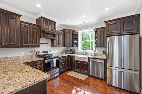 Fairhope Riverhouse/ Waterfront/Private pier/Large back porch/Great for families, sleeps 12