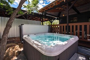 Bain à remous extérieur