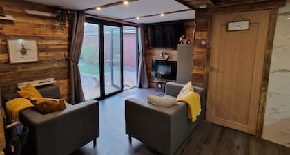 Birdsong lodge - peaceful - dog friendly