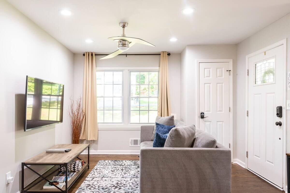 Modern APT 4 Beds Mins to Atlanta Airport & Downtown 🔥