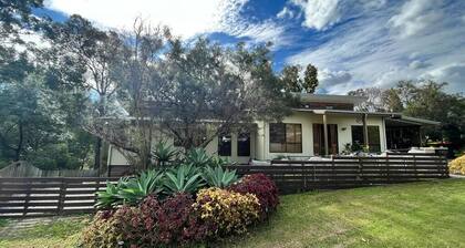 Stylish Guest Suite - Everton Hills