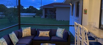 Cozy, Clean, Convenient With A Beach Feel