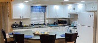 Cozy, Clean, Convenient With A Beach Feel