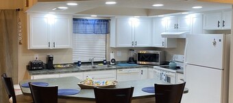 Cozy, Clean, Convenient With A Beach Feel