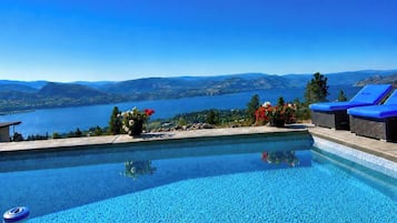 Piscine extérieure, piscine chauffée