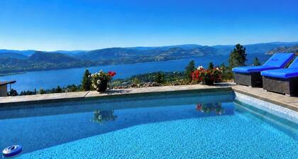 Naramata Dreaming: Heated Pool & Panoramic Lake Views