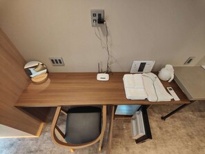 デラックス ツインルーム | 羽毛の掛け布団、WiFi (無料)、ベッドシーツ