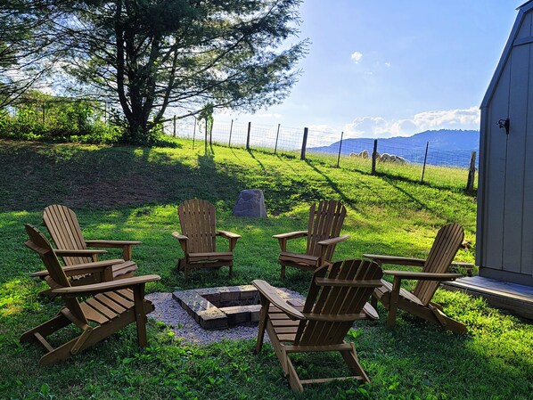 Property grounds - Countryside Mountain house with awesome views (Clyde)