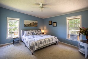 4 bedrooms, iron/ironing board, free WiFi, bed sheets - Countryside Mountain house with awesome views (Clyde)