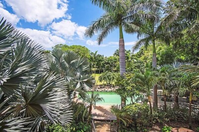 Sea Turtle Villa, 1 bedroom loft w pool near beach