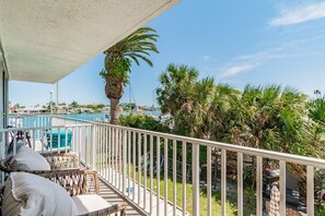 Property grounds - Waterside #16, Free Parking, Walk to Beaches, Pool, WiFi (Clearwater Beach)