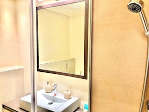 Bathroom - Wonderful Living in Park View JVC Dubai (Dubai)