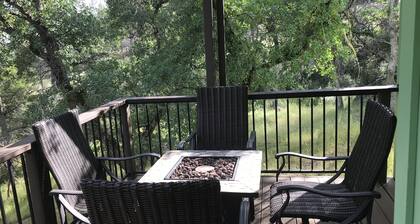 Cara’s Cozy Cabin Retreat