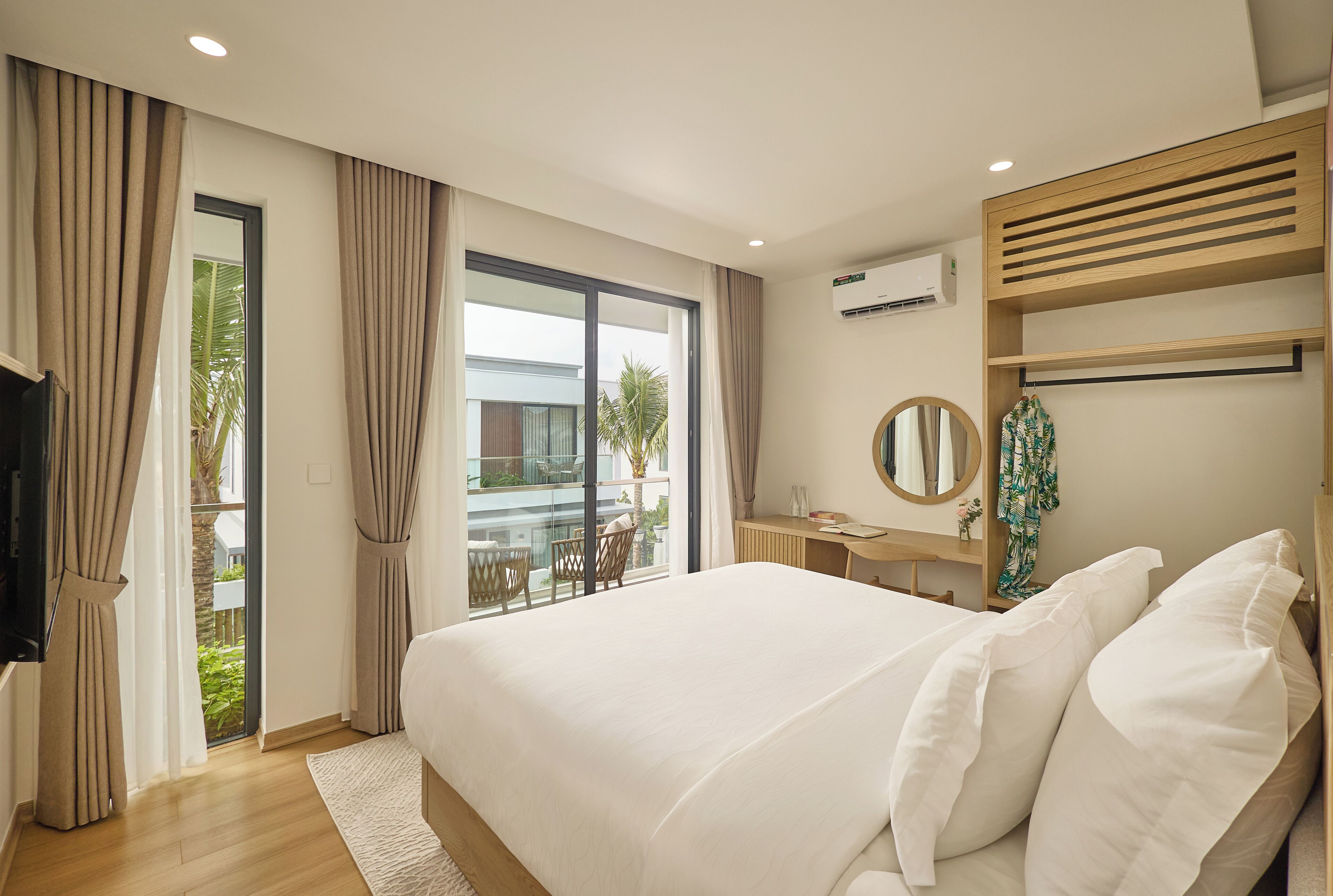 2 Bedroom Villa with Private Pool | Premium bedding, down comforters, memory foam beds, minibar