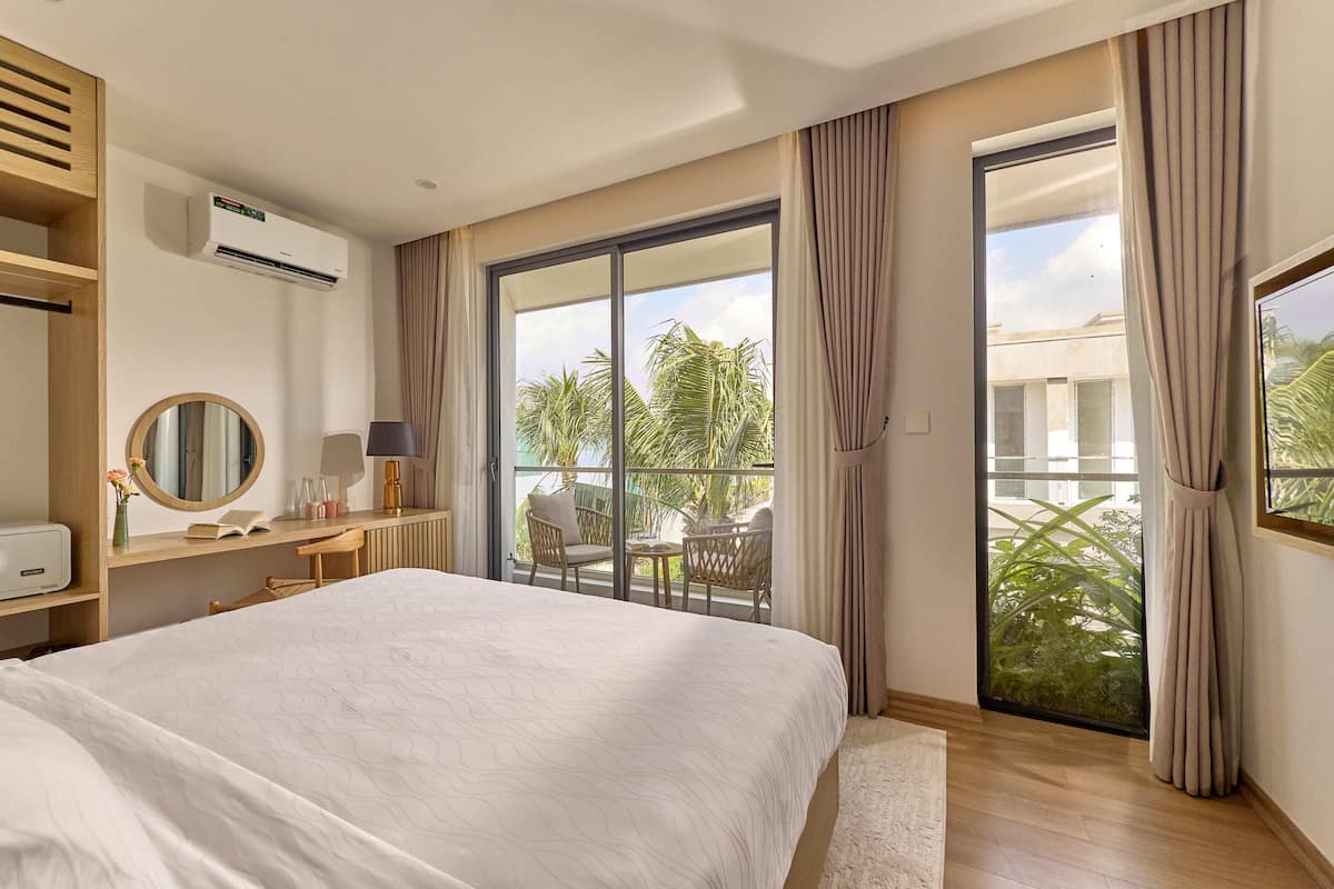 Villa, 1 Bedroom, Private Pool | Premium bedding, down comforters, memory foam beds, minibar