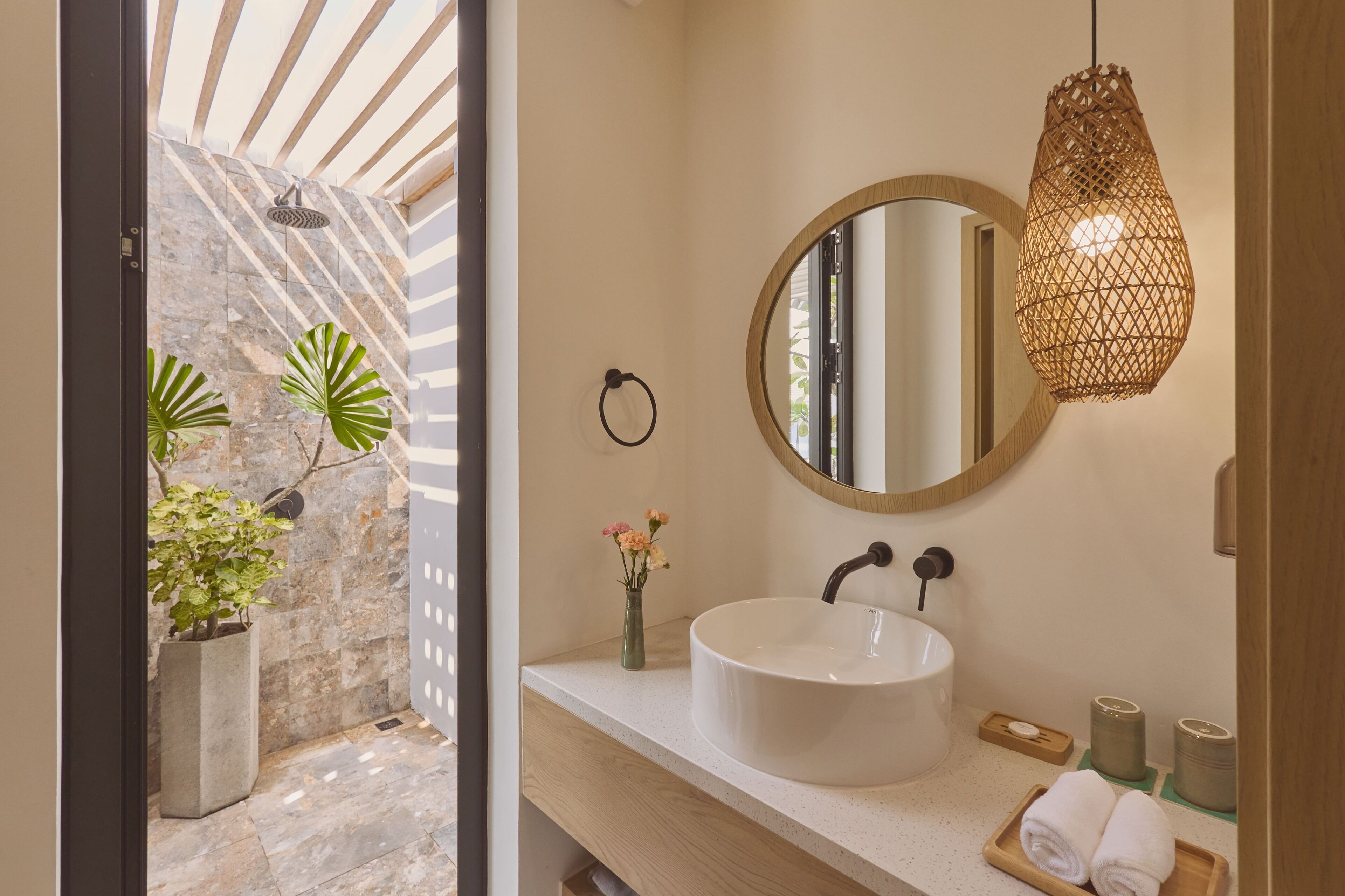 1 Bedroom Premium Villa with Private Pool | Bathroom | Shower, free toiletries, hair dryer, bathrobes