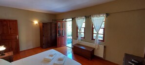 Habitación Confort con 1 cama matrimonial o 2 individuales | Wifi gratis y ropa de cama