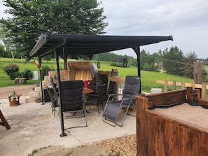 Outdoor dining - Norbert vacation apartment (Presseck)