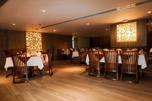 Bao gồm bữa sáng buffet hàng ngày 