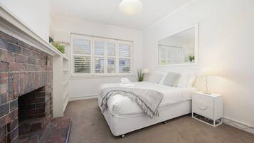 3 bedrooms, in-room safe, desk, soundproofing