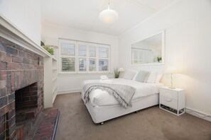 3 bedrooms, in-room safe, desk, soundproofing - St Kilda Style - Stunning 3 Bedroom House (St Kilda)
