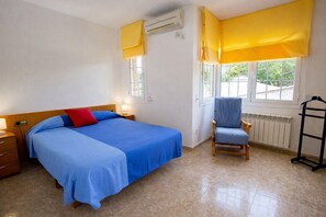 4 chambres, fer et planche à repasser, Wi-Fi gratuit