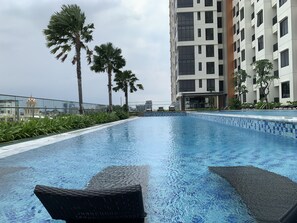 Outdoor pool - Comfort And Elegant 2Br At Permata Hijau Suites Apartment (Jakarta)