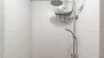 Studio | Bathroom