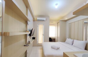 Studio - Comfort Studio At Candiland Apartment (Semarang)