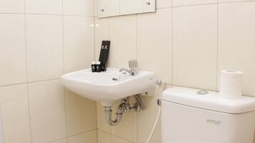 Apartment, 2 Bedrooms | Bathroom | Shower, free toiletries, towels