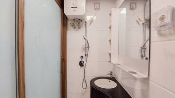 Estudio | Baño | Regadera, amenidades de baño gratuitas, toallas
