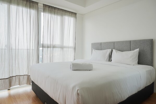 Studio | Free WiFi, bed sheets - Nice And Cozy Studio Room At Casa De Parco Apartment (Pagedangan)