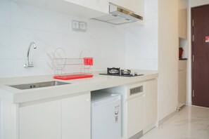 Studio | Bếp riêng | Tủ lạnh, bếp nấu, dụng cụ nấu nướng/bát dĩa/dao nĩa 