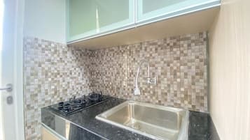 Apartment | Eigene Küche | Kühlschrank, Herdplatte, Kochgeschirr/Geschirr/Besteck