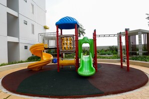 Tempat bermain anak - outdoor