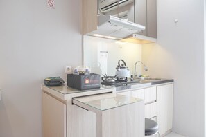 Studio | Eget kjøkken | Kjøleskap, kokeplater og kjøkkenutstyr