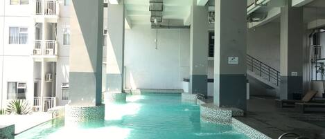 حمّام سباحة خارجي