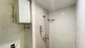 Apartment, 2 Bedrooms | Bathroom | Shower, free toiletries, towels