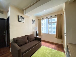 Apartment, 2 Bedrooms | Living area