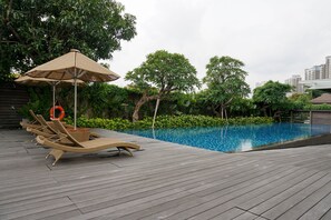 حمّام سباحة خارجي