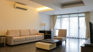 Interior - Spacious And Modern 3Br Apartment At Simprug Park Residences (Jakarta)