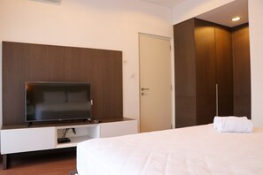 Apartment, 3 Bedrooms - Big And Elegant 3Br Apartment At Simprug Park Residences (Jakarta)