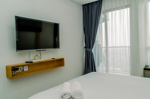Free WiFi - Elegant Studio Pacific Garden Apartment Near Alam Sutera (Tangerang)