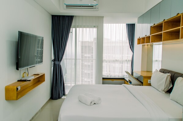 Studio | Free WiFi - Elegant Studio Pacific Garden Apartment Near Alam Sutera (Tangerang)
